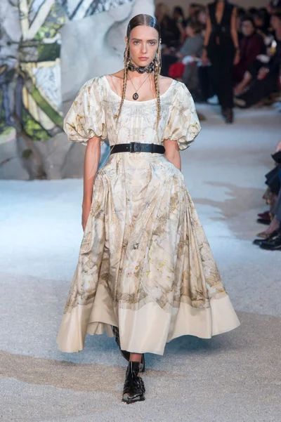 Look 7